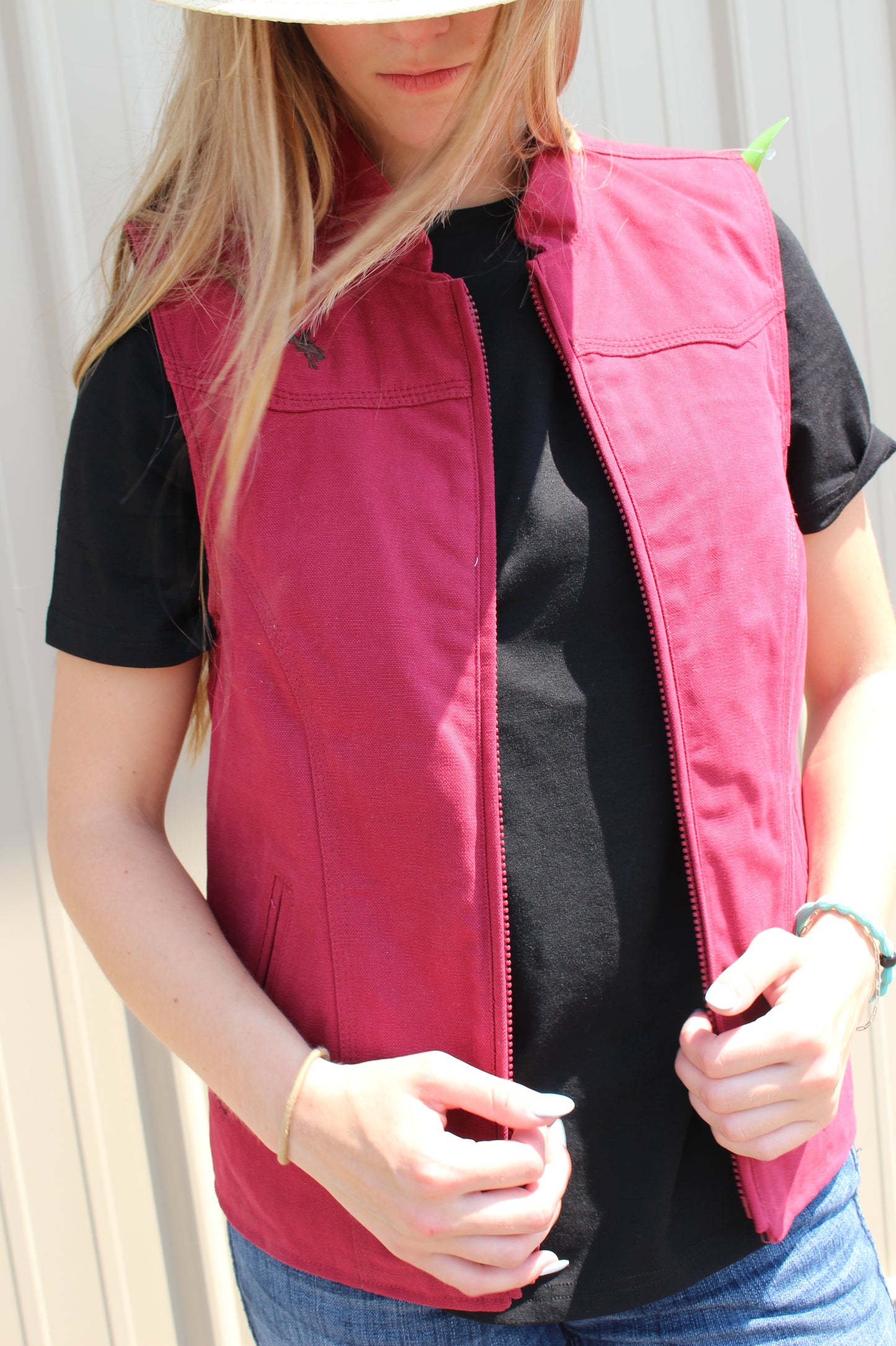 WYOMING TRADERS WOMEN'S CALAMITY CONCEALED CARRY VEST CRANBERRY