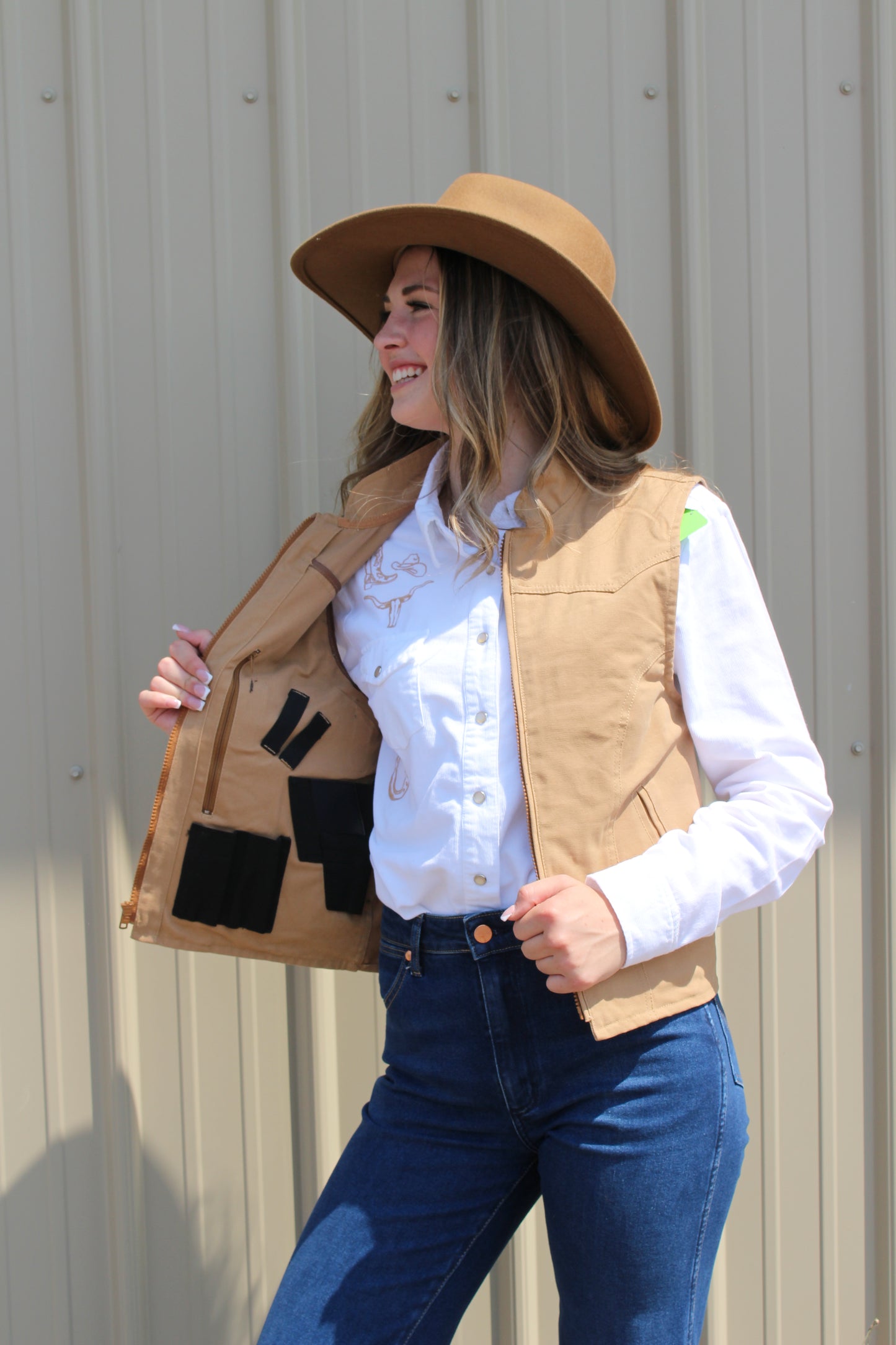 WYOMING TRADERS WOMEN'S CALAMITY CONCEALED CARRY VEST TAN