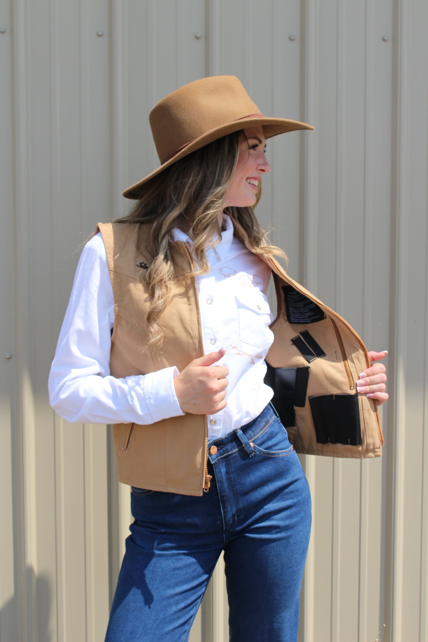 WYOMING TRADERS WOMEN'S CALAMITY CONCEALED CARRY VEST TAN