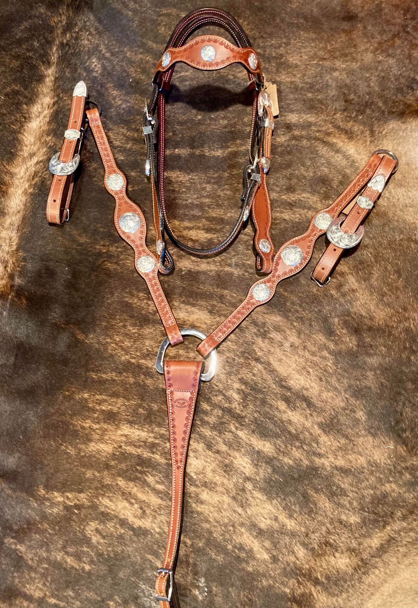 Valkarie Equine Breast Collar: Three Concho