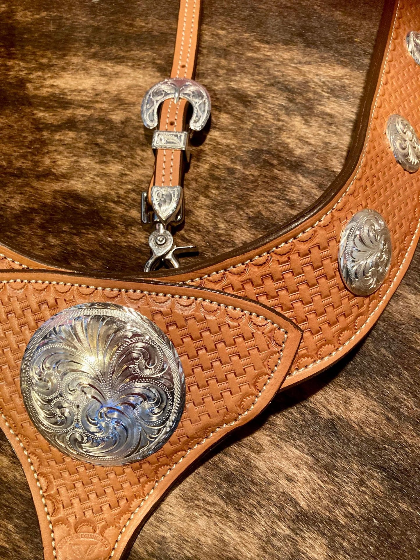 Valkarie Equine Breast Collar: Natural Vaquero