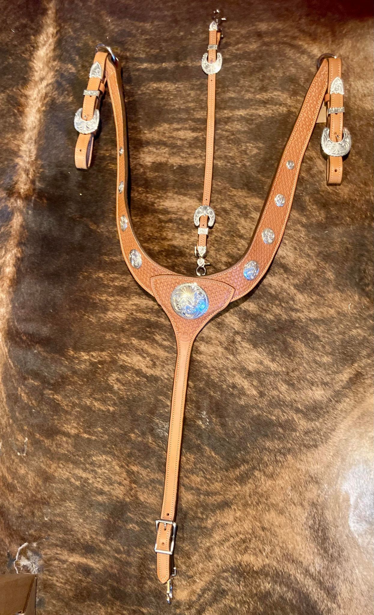 Valkarie Equine Breast Collar: Natural Vaquero