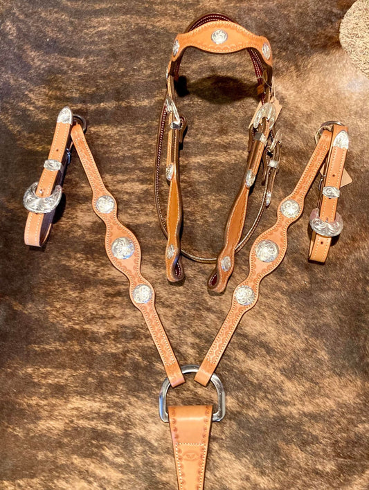Valkarie Equine Breast Collar: Three Concho